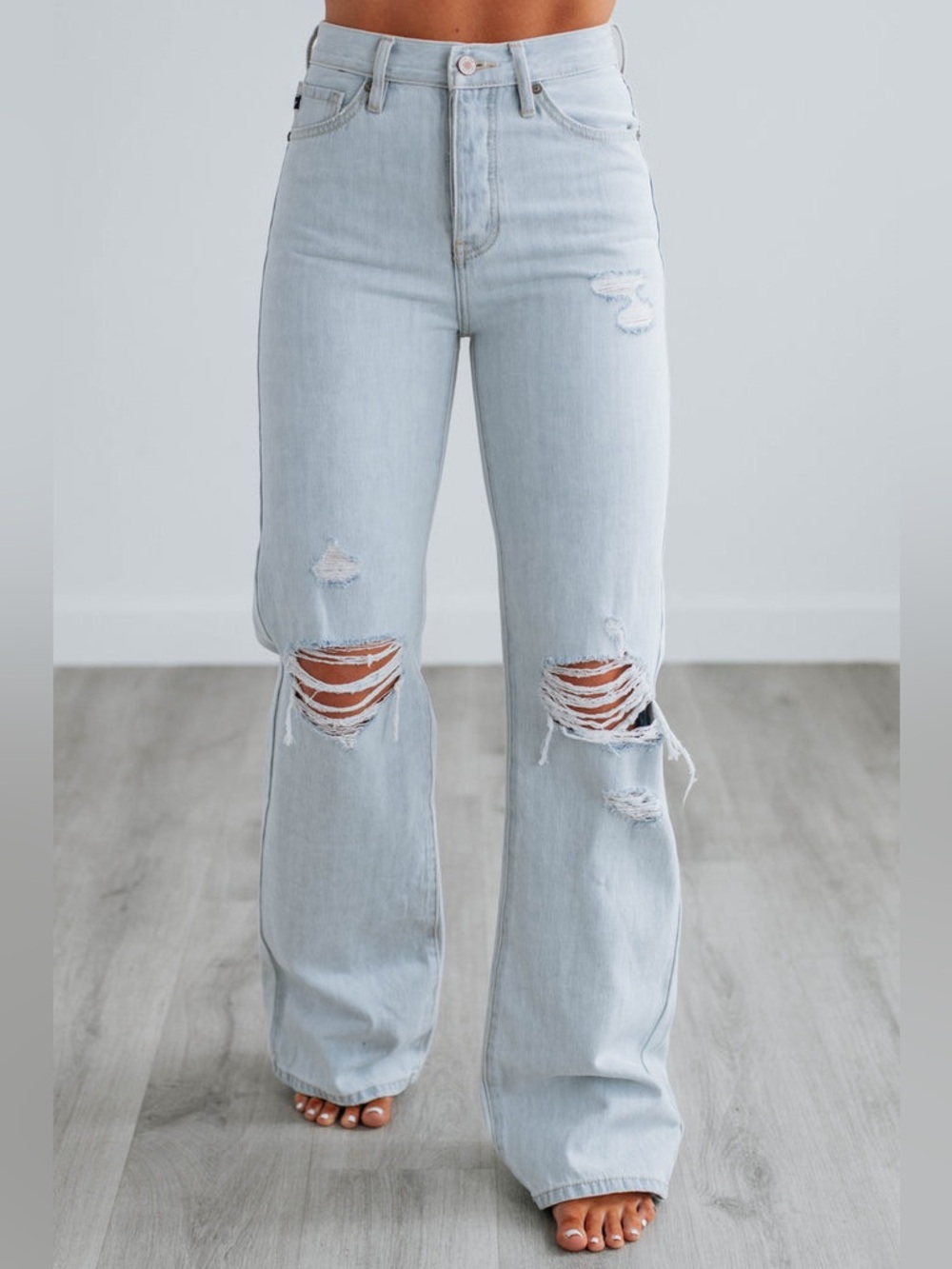 KanCan “Arlo” Wide Leg Distressed Super High Rise Light Wash Jeans Size 15